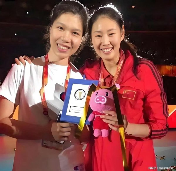 尚盈配资 恭喜！38岁徐云丽低调完婚，丈夫帅气，身份成疑，又一对高低配